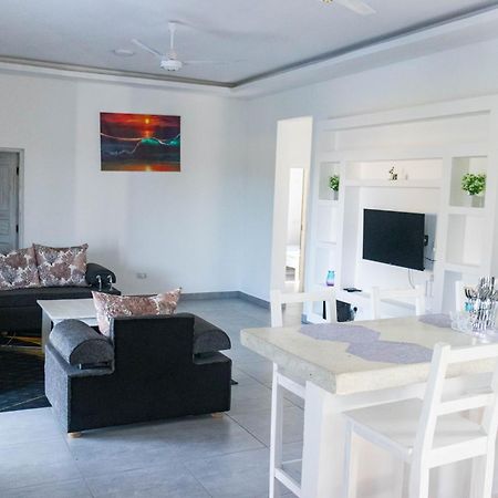 4 U Luxury Bungalows Diani Diani Beach Ngoại thất bức ảnh
