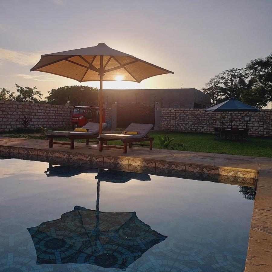 4 U Luxury Bungalows Diani Diani Beach Ngoại thất bức ảnh