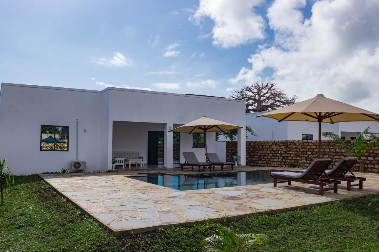 4 U Luxury Bungalows Diani Diani Beach Ngoại thất bức ảnh
