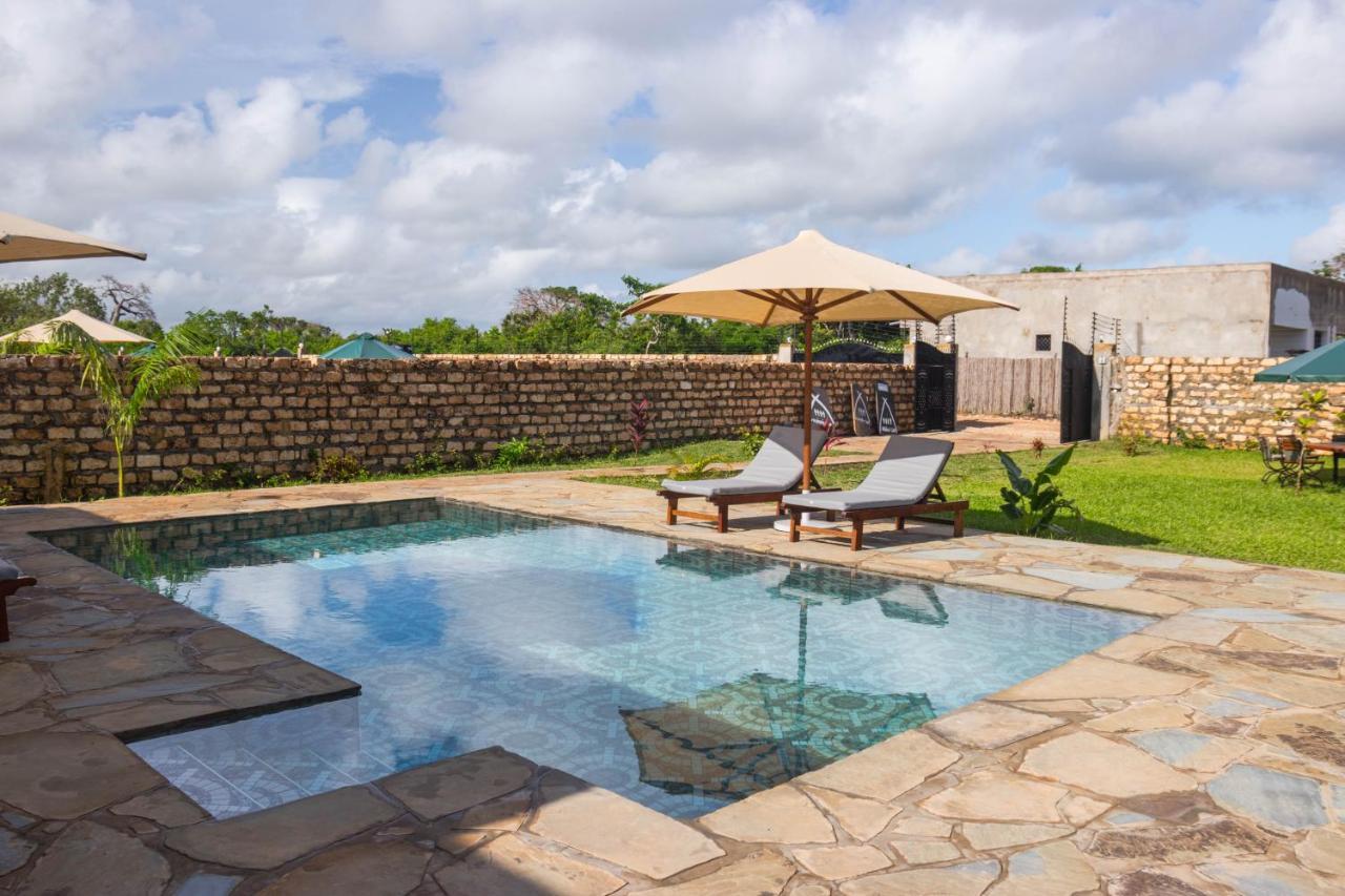 4 U Luxury Bungalows Diani Diani Beach Ngoại thất bức ảnh
