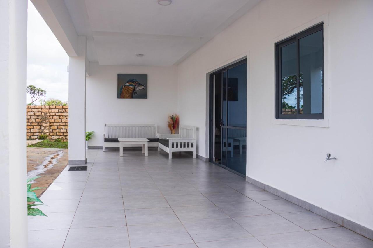 4 U Luxury Bungalows Diani Diani Beach Ngoại thất bức ảnh